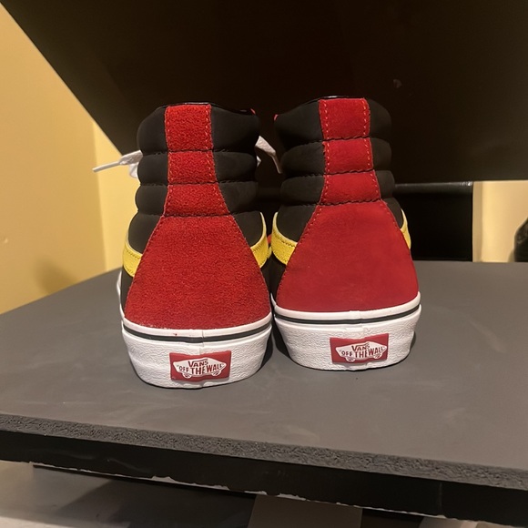 Vans - Picture 4 of 4